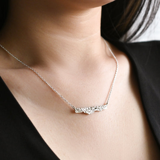 Unira Bar Necklace