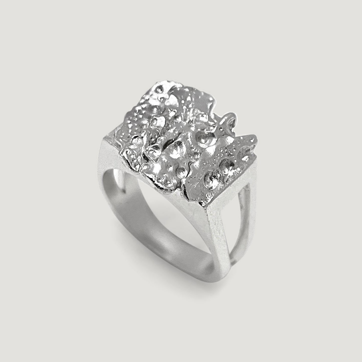 Unira Signet Ring