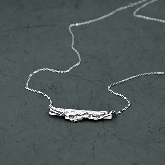 Unira Bar Necklace