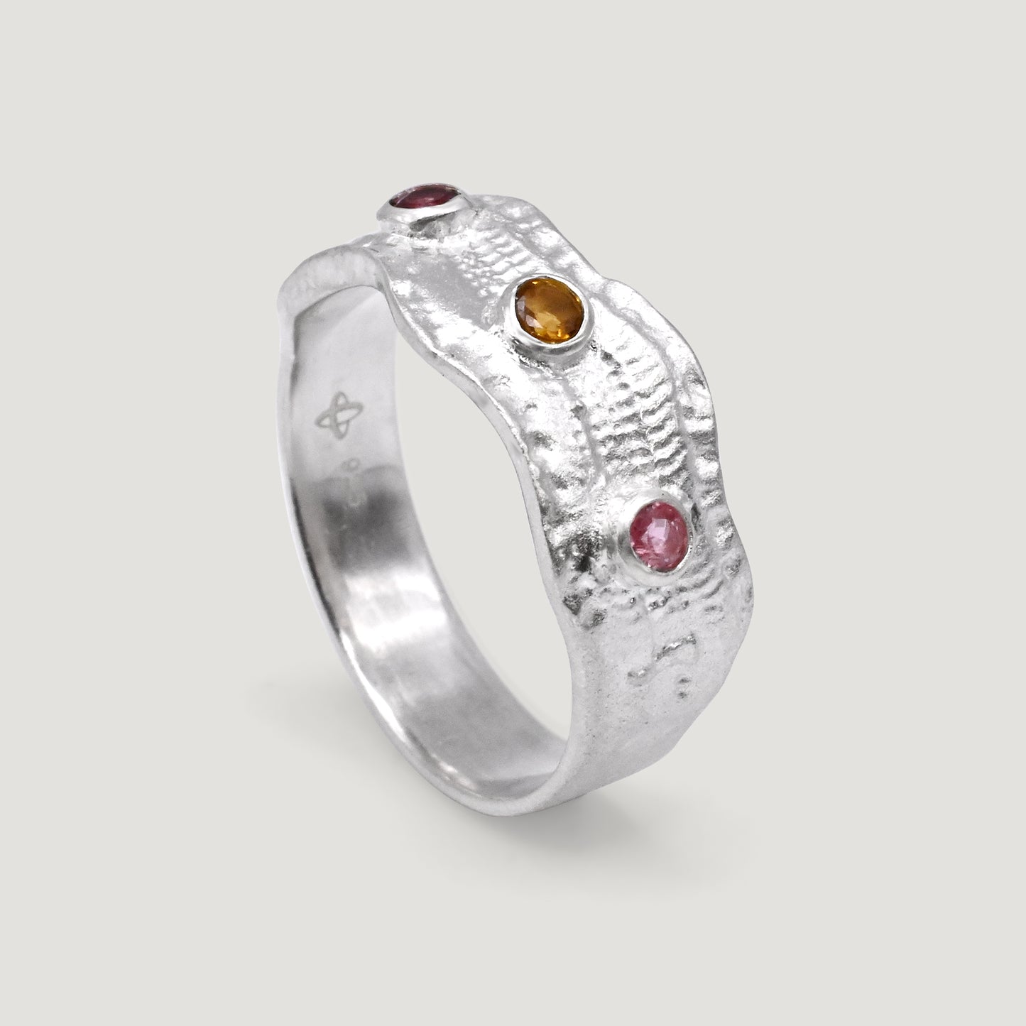 Trilo Band Ring