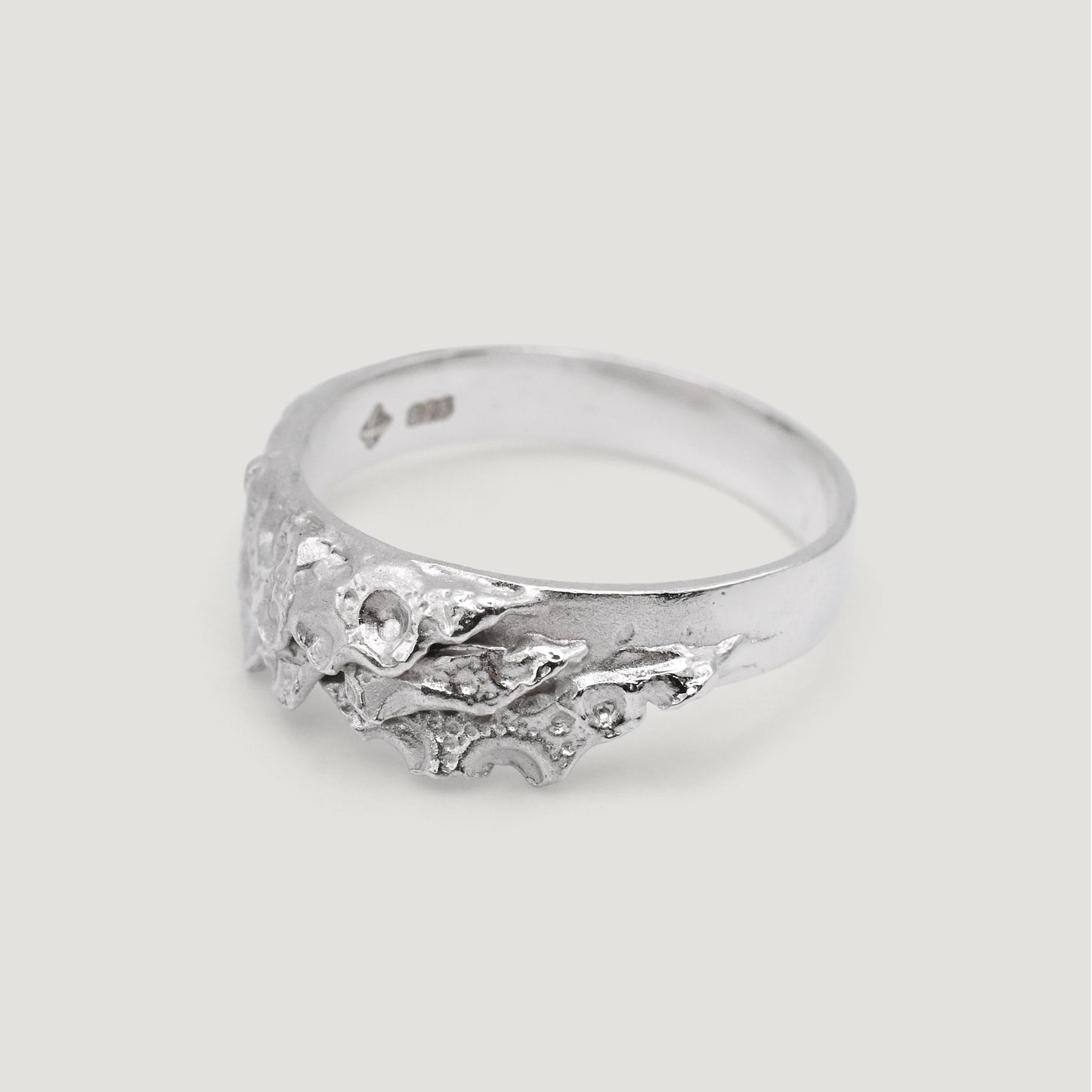 Unira Band Ring