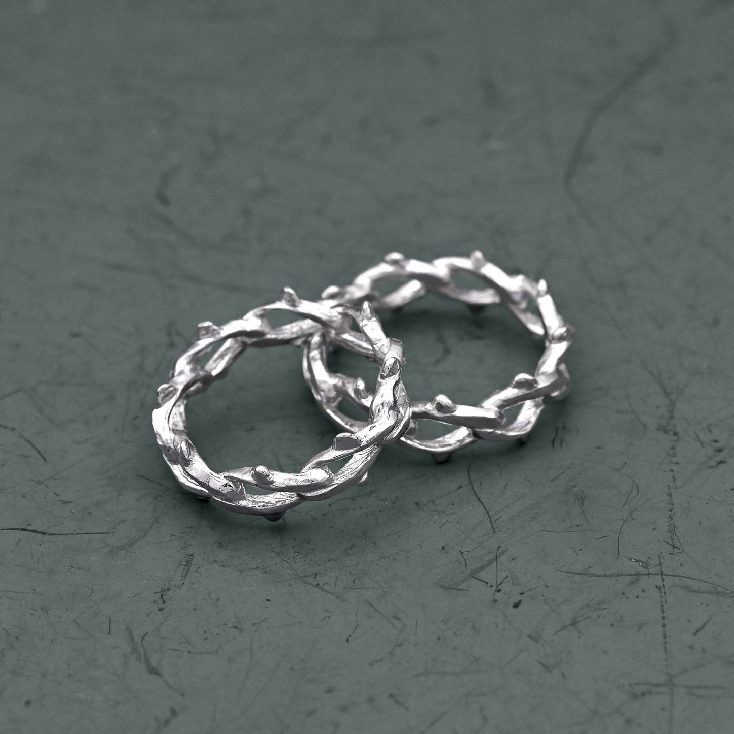 Thornline Ring