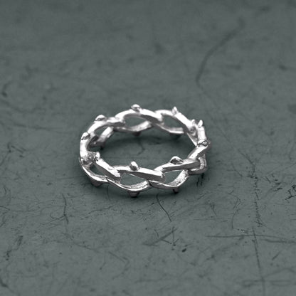 Thornline Ring