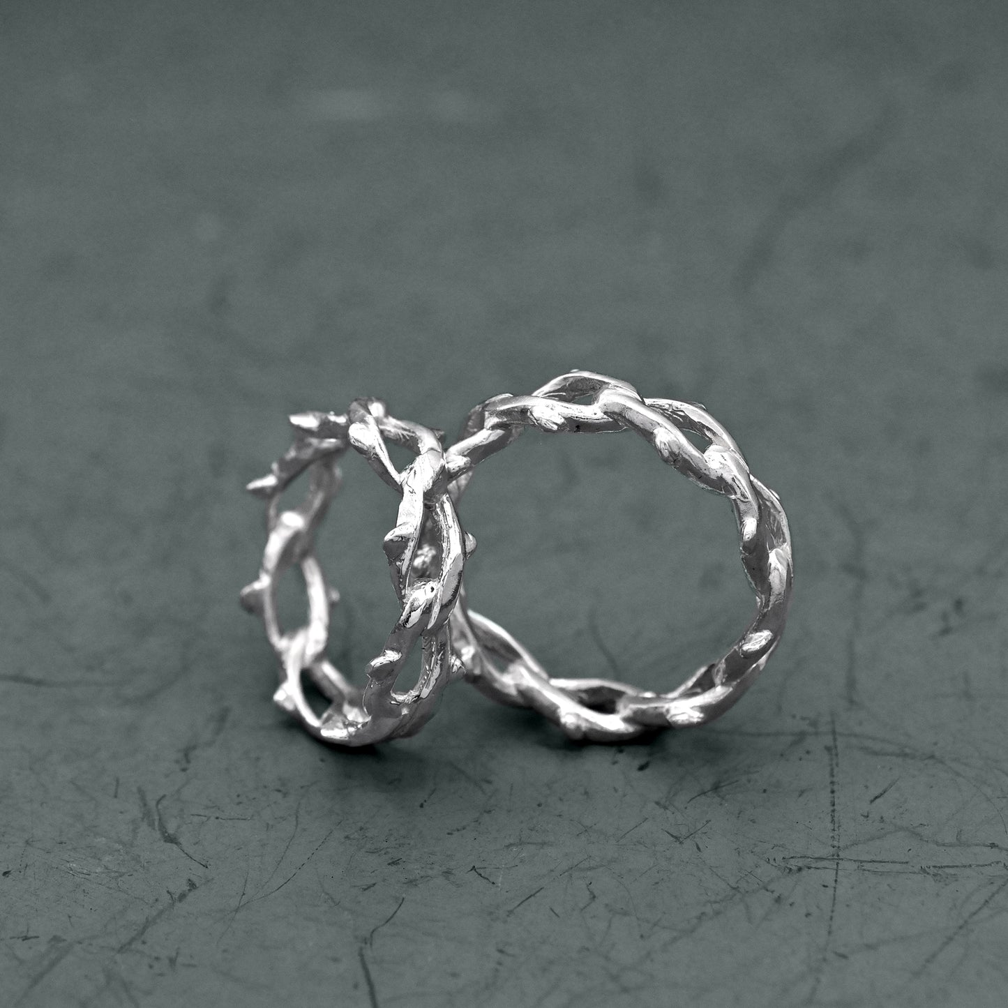 Thornline Ring