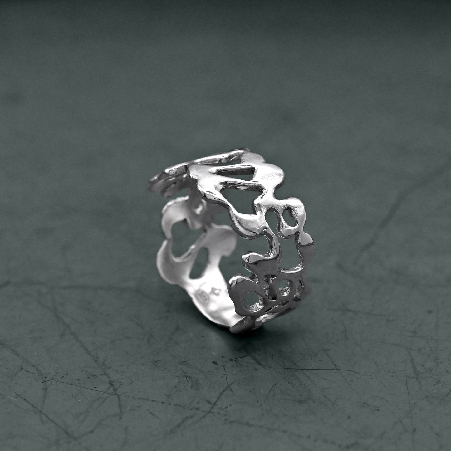 Letgo Molten Band Ring
