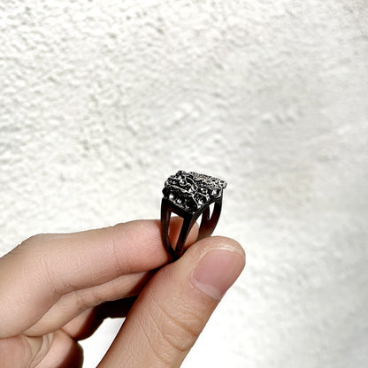 Unira Signet Ring