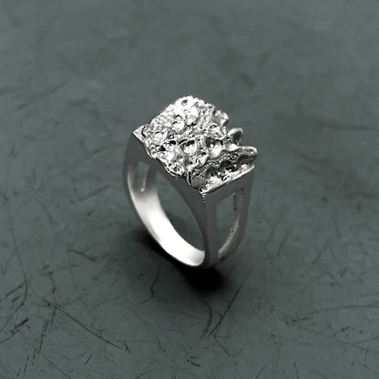 Unira Signet Ring