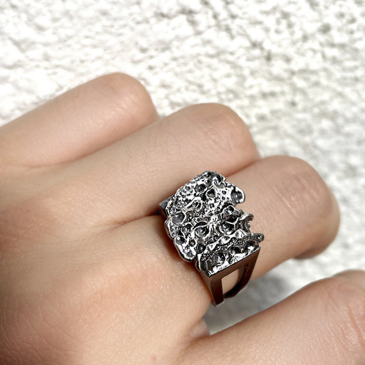 Unira Signet Ring