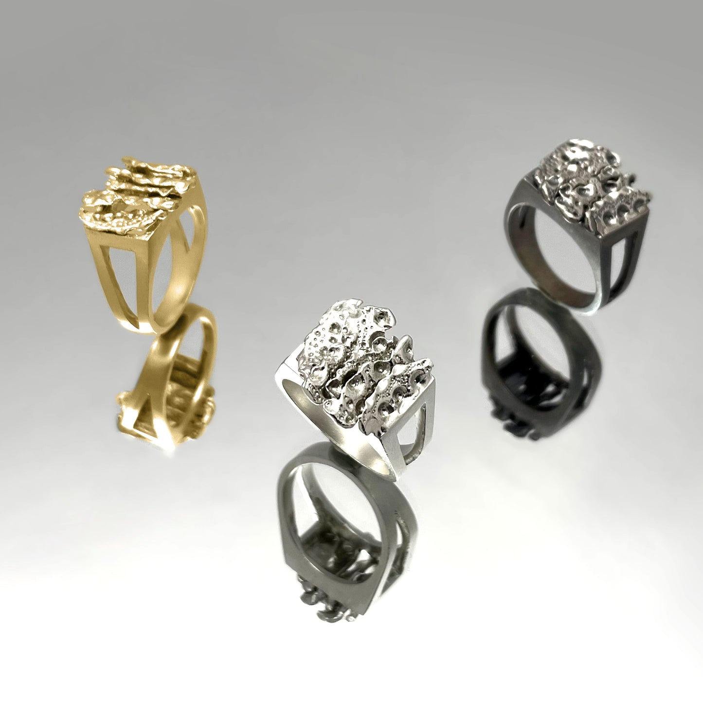 Unira Signet Ring