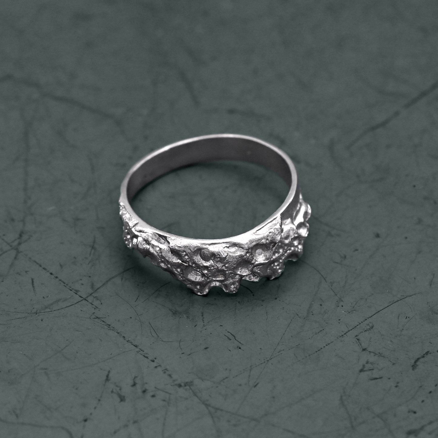 Unira Band Ring